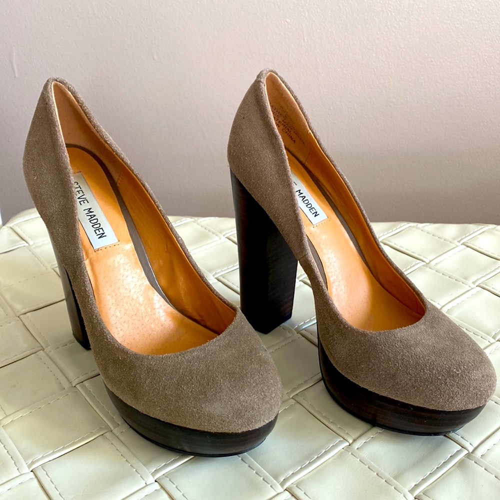 Size 6 swayed beige stilettos